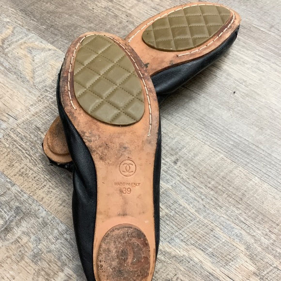 Chanel Black Leather & Patent Toe Flat size 39 - Picture 4 of 4